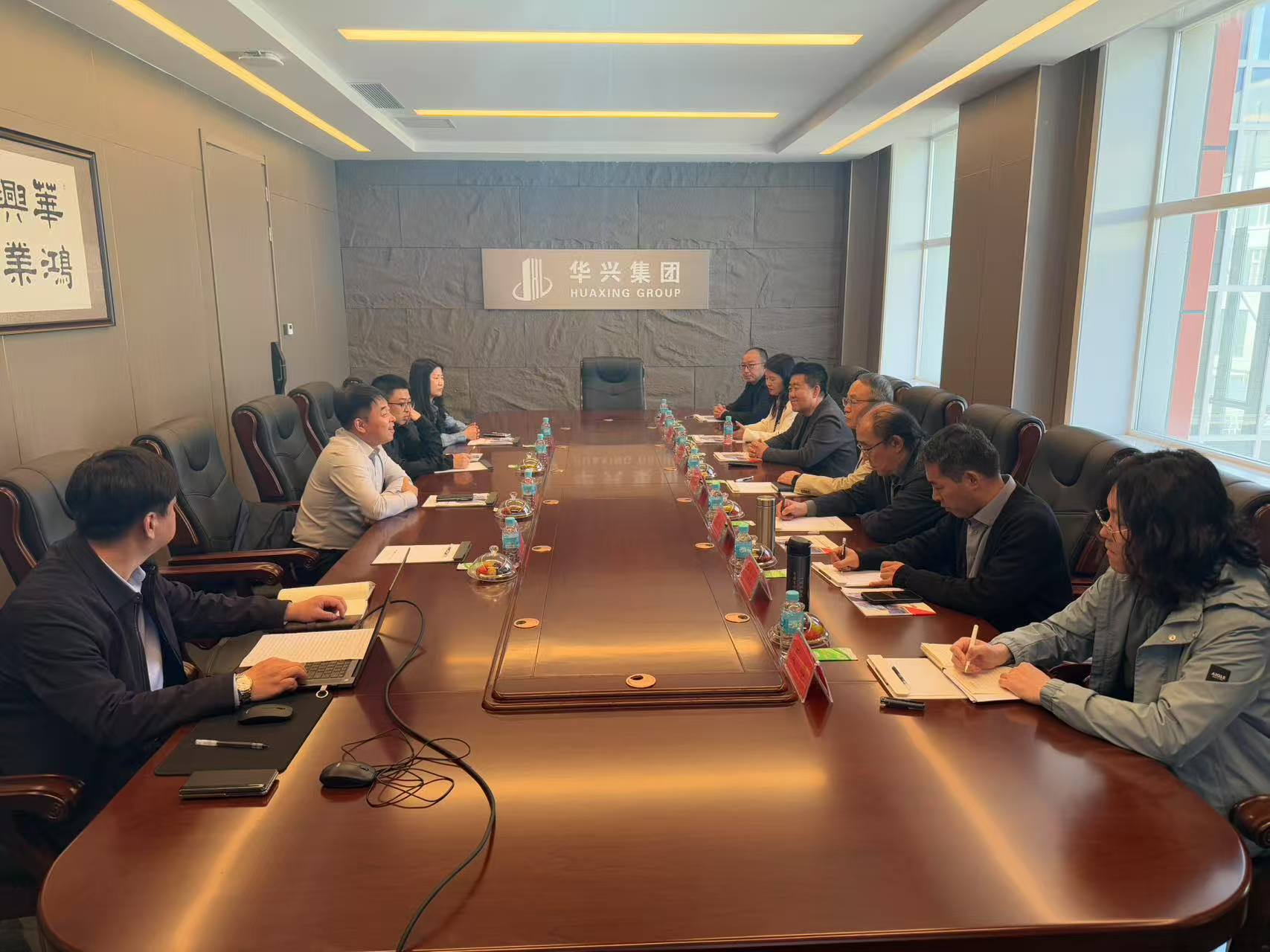 中国勘察设计协会、中国勘察设计协会民营企业分会领导 莅临景鸿设计院调研(图1) 中国勘察设计协会、中国勘察设计协会民营企业分会领导 莅临景鸿设计院调研(图1)